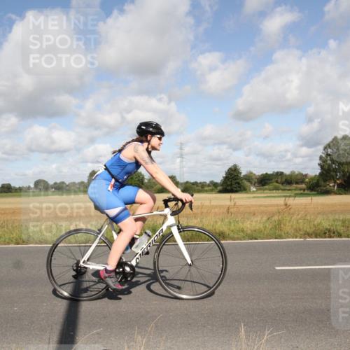 25.08.2024 - Elbe Triathlon Hamburg Fuchs,  Jonas http://msf.ph/oto/6836104 25.08.2024 10:27:09 Radfahren 498, 477, 562 meine-sportfotos.de