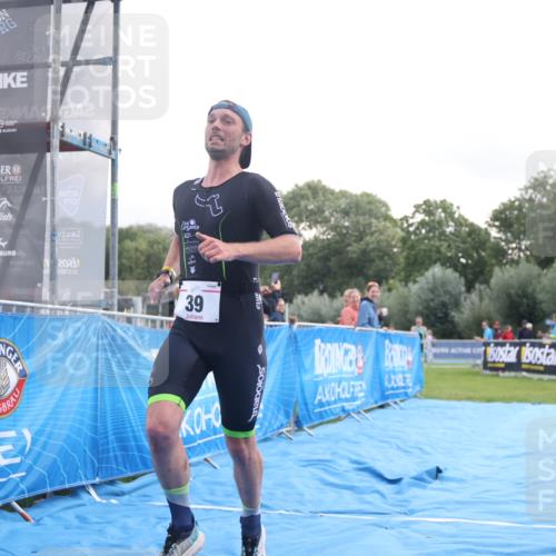 25.08.2024 - Elbe Triathlon Hamburg H.Heesch http://msf.ph/oto/6836115 25.08.2024 10:15:22 Ziel 39 meine-sportfotos.de
