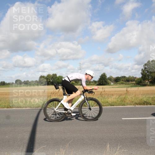 25.08.2024 - Elbe Triathlon Hamburg Fuchs,  Jonas http://msf.ph/oto/6836121 25.08.2024 10:27:16 Radfahren 477, 562, 669, 589 meine-sportfotos.de