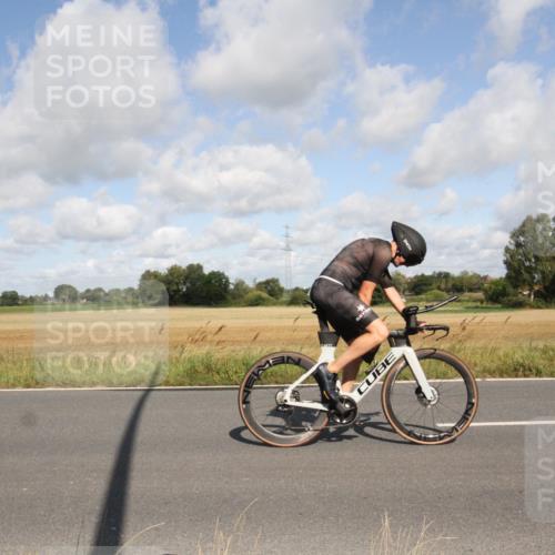 25.08.2024 - Elbe Triathlon Hamburg Fuchs,  Jonas http://msf.ph/oto/6836140 25.08.2024 10:27:30 Radfahren 542, 494, 710, 579 meine-sportfotos.de