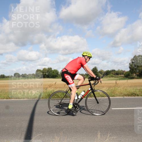 25.08.2024 - Elbe Triathlon Hamburg Fuchs,  Jonas http://msf.ph/oto/6836158 25.08.2024 10:27:49 Radfahren 427 meine-sportfotos.de