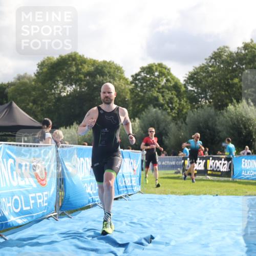 25.08.2024 - Elbe Triathlon Hamburg H.Heesch http://msf.ph/oto/6836168 25.08.2024 10:16:10 Ziel 38, 79 meine-sportfotos.de