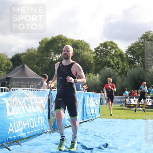 25.08.2024 - Elbe Triathlon Hamburg H.Heesch http://msf.ph/oto/6836175 25.08.2024 10:16:11 Ziel 38, 79 meine-sportfotos.de