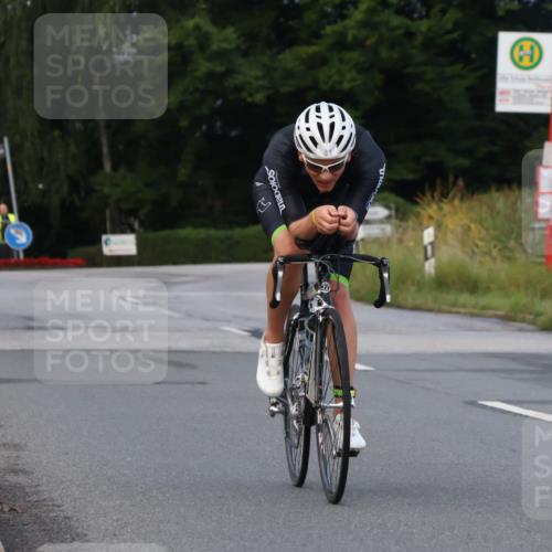 25.08.2024 - Elbe Triathlon Hamburg Fuchs,  Jonas http://msf.ph/oto/6836178 25.08.2024 08:43:58 Radfahren 41 meine-sportfotos.de