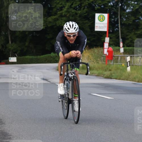 25.08.2024 - Elbe Triathlon Hamburg Fuchs,  Jonas http://msf.ph/oto/6836180 25.08.2024 08:43:58 Radfahren 41 meine-sportfotos.de