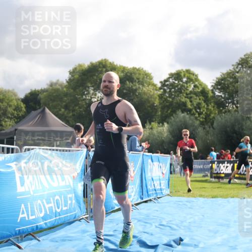 25.08.2024 - Elbe Triathlon Hamburg H.Heesch http://msf.ph/oto/6836181 25.08.2024 10:16:11 Ziel 38, 79 meine-sportfotos.de