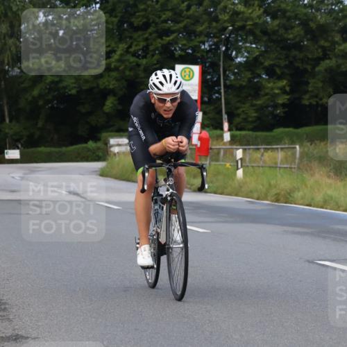 25.08.2024 - Elbe Triathlon Hamburg Fuchs,  Jonas http://msf.ph/oto/6836185 25.08.2024 08:43:58 Radfahren 41 meine-sportfotos.de