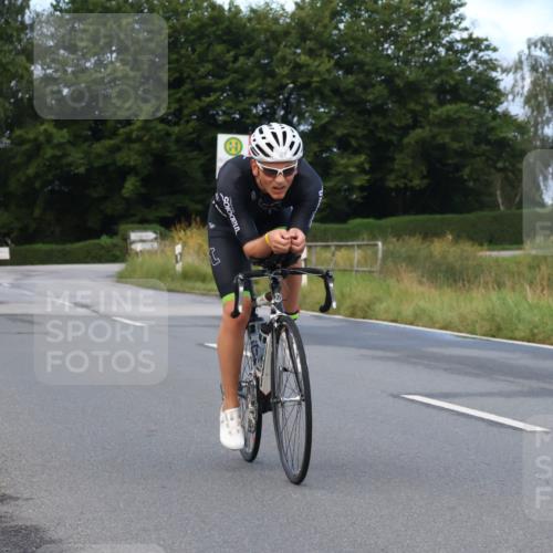 25.08.2024 - Elbe Triathlon Hamburg Fuchs,  Jonas http://msf.ph/oto/6836187 25.08.2024 08:43:58 Radfahren 41 meine-sportfotos.de