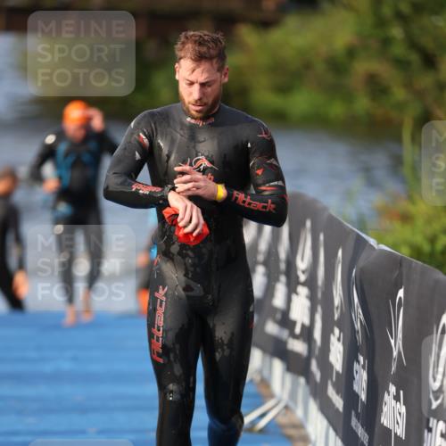 25.08.2024 - Elbe Triathlon Hamburg H.Heesch http://msf.ph/oto/6836197 25.08.2024 08:35:42 Schwimmen 59, 72, 74, 87, 98 meine-sportfotos.de