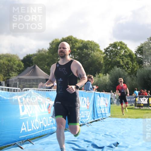 25.08.2024 - Elbe Triathlon Hamburg H.Heesch http://msf.ph/oto/6836198 25.08.2024 10:16:11 Ziel 38, 79 meine-sportfotos.de