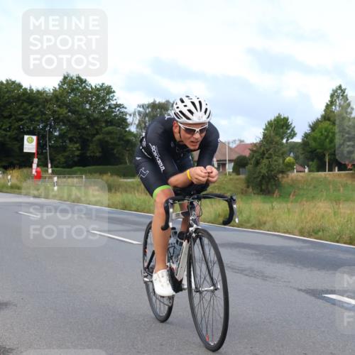 25.08.2024 - Elbe Triathlon Hamburg Fuchs,  Jonas http://msf.ph/oto/6836199 25.08.2024 08:43:59 Radfahren 41 meine-sportfotos.de