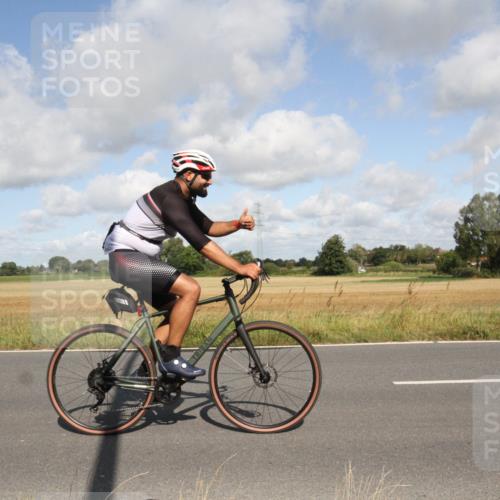 25.08.2024 - Elbe Triathlon Hamburg Fuchs,  Jonas http://msf.ph/oto/6836205 25.08.2024 10:28:31 Radfahren 527, 608 meine-sportfotos.de