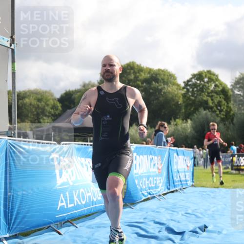 25.08.2024 - Elbe Triathlon Hamburg H.Heesch http://msf.ph/oto/6836212 25.08.2024 10:16:11 Ziel 38, 79 meine-sportfotos.de