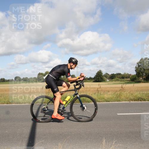 25.08.2024 - Elbe Triathlon Hamburg Fuchs,  Jonas http://msf.ph/oto/6836220 25.08.2024 10:28:43 Radfahren 453, 463, 452, 405, 663 meine-sportfotos.de