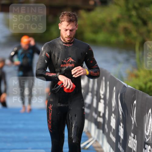 25.08.2024 - Elbe Triathlon Hamburg H.Heesch http://msf.ph/oto/6836221 25.08.2024 08:35:42 Schwimmen 59, 72, 74, 87, 98 meine-sportfotos.de