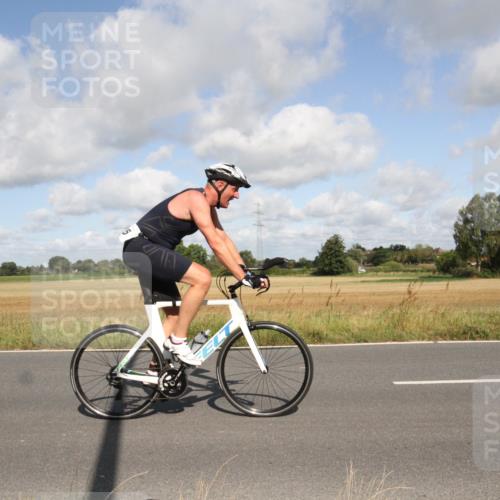 25.08.2024 - Elbe Triathlon Hamburg Fuchs,  Jonas http://msf.ph/oto/6836224 25.08.2024 10:28:44 Radfahren 453, 463, 452, 405, 663 meine-sportfotos.de