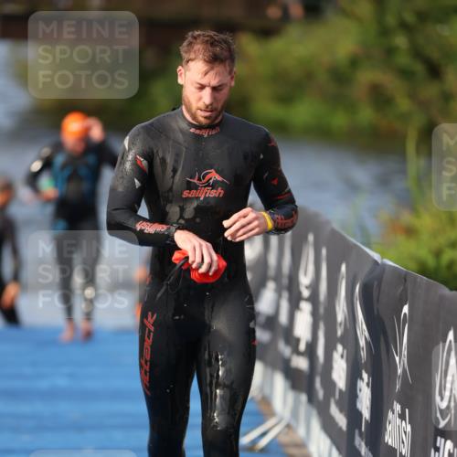 25.08.2024 - Elbe Triathlon Hamburg H.Heesch http://msf.ph/oto/6836227 25.08.2024 08:35:42 Schwimmen 59, 72, 74, 87, 98 meine-sportfotos.de