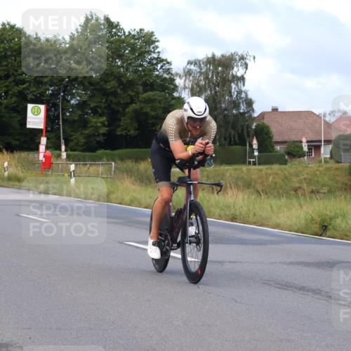 25.08.2024 - Elbe Triathlon Hamburg Fuchs,  Jonas http://msf.ph/oto/6836234 25.08.2024 08:44:15 Radfahren 97 meine-sportfotos.de