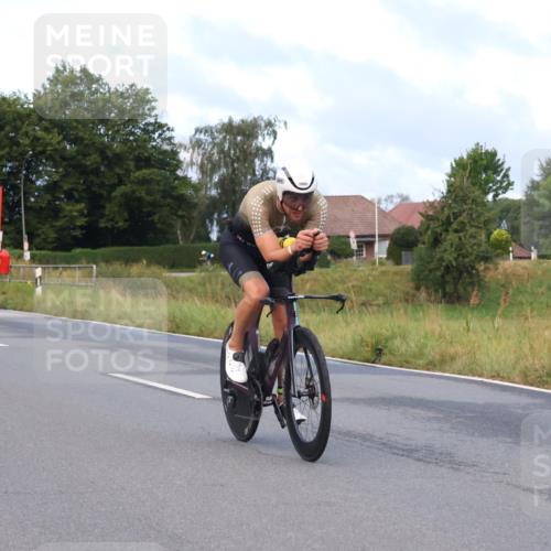 25.08.2024 - Elbe Triathlon Hamburg Fuchs,  Jonas http://msf.ph/oto/6836238 25.08.2024 08:44:15 Radfahren 97 meine-sportfotos.de