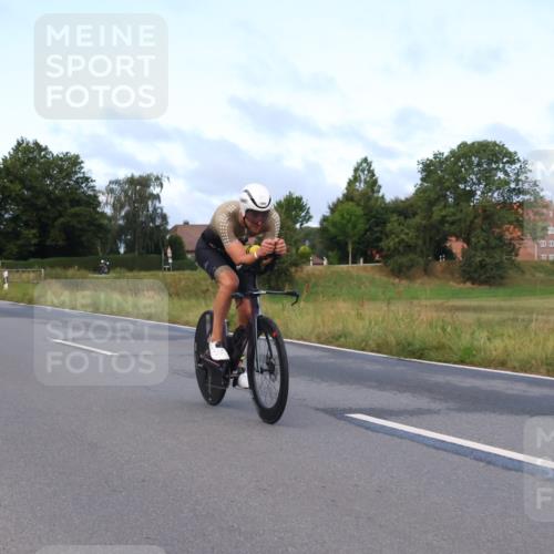25.08.2024 - Elbe Triathlon Hamburg Fuchs,  Jonas http://msf.ph/oto/6836243 25.08.2024 08:44:15 Radfahren 97 meine-sportfotos.de