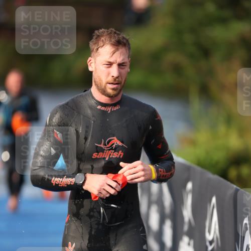 25.08.2024 - Elbe Triathlon Hamburg H.Heesch http://msf.ph/oto/6836245 25.08.2024 08:35:43 Schwimmen 59, 72, 74, 87, 98 meine-sportfotos.de