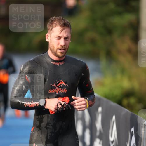 25.08.2024 - Elbe Triathlon Hamburg H.Heesch http://msf.ph/oto/6836251 25.08.2024 08:35:43 Schwimmen 59, 72, 74, 87, 98 meine-sportfotos.de