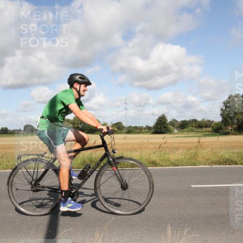 25.08.2024 - Elbe Triathlon Hamburg Fuchs,  Jonas http://msf.ph/oto/6836254 25.08.2024 10:29:11 Radfahren 430, 585, 574 meine-sportfotos.de