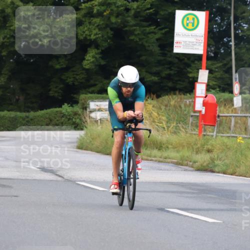 25.08.2024 - Elbe Triathlon Hamburg Fuchs,  Jonas http://msf.ph/oto/6836265 25.08.2024 08:44:24 Radfahren 45 meine-sportfotos.de