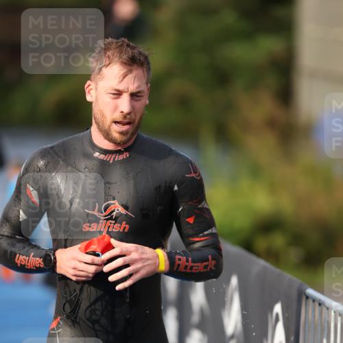 25.08.2024 - Elbe Triathlon Hamburg H.Heesch http://msf.ph/oto/6836271 25.08.2024 08:35:44 Schwimmen 59, 72, 74, 87, 98 meine-sportfotos.de