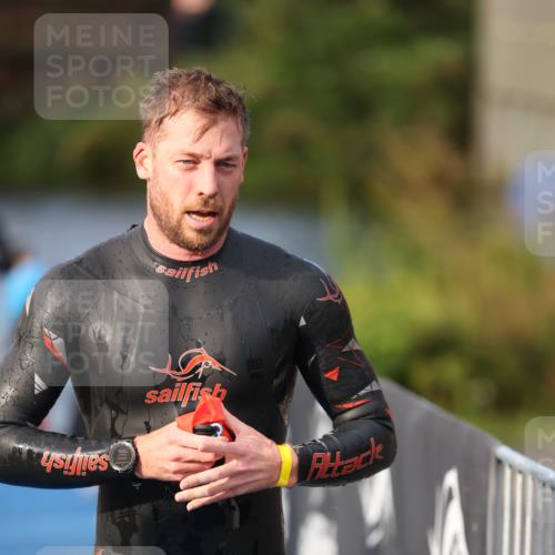 25.08.2024 - Elbe Triathlon Hamburg H.Heesch http://msf.ph/oto/6836289 25.08.2024 08:35:44 Schwimmen 59, 72, 74, 87, 98 meine-sportfotos.de