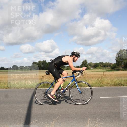 25.08.2024 - Elbe Triathlon Hamburg Fuchs,  Jonas http://msf.ph/oto/6836292 25.08.2024 10:29:38 Radfahren 720, 694, 699, 484 meine-sportfotos.de