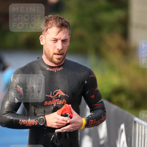 25.08.2024 - Elbe Triathlon Hamburg H.Heesch http://msf.ph/oto/6836293 25.08.2024 08:35:44 Schwimmen 59, 72, 74, 87, 98 meine-sportfotos.de