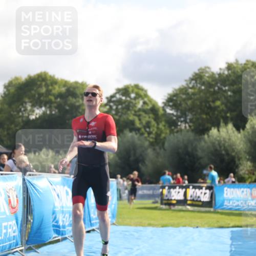 25.08.2024 - Elbe Triathlon Hamburg H.Heesch http://msf.ph/oto/6836294 25.08.2024 10:16:13 Ziel 38, 79 meine-sportfotos.de