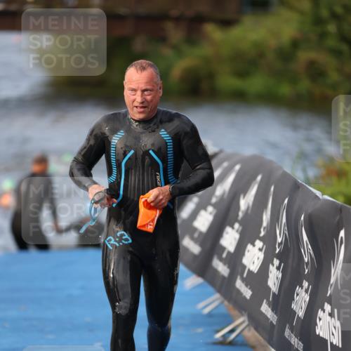 25.08.2024 - Elbe Triathlon Hamburg H.Heesch http://msf.ph/oto/6836302 25.08.2024 08:35:48 Schwimmen 59, 72, 74, 87, 98 meine-sportfotos.de