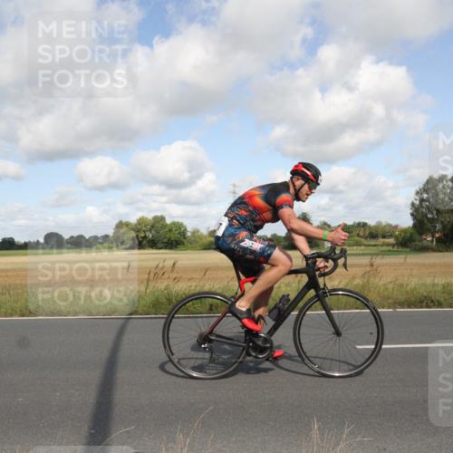 25.08.2024 - Elbe Triathlon Hamburg Fuchs,  Jonas http://msf.ph/oto/6836304 25.08.2024 10:29:47 Radfahren 484, 697, 587, 691, 715 meine-sportfotos.de