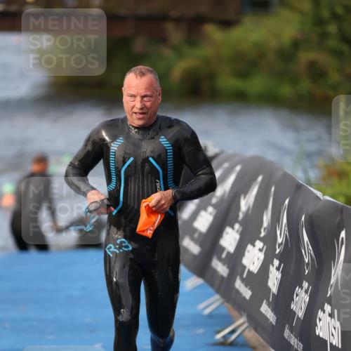 25.08.2024 - Elbe Triathlon Hamburg H.Heesch http://msf.ph/oto/6836307 25.08.2024 08:35:48 Schwimmen 59, 72, 74, 87, 98 meine-sportfotos.de