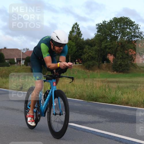 25.08.2024 - Elbe Triathlon Hamburg Fuchs,  Jonas http://msf.ph/oto/6836310 25.08.2024 08:44:25 Radfahren 45, 46 meine-sportfotos.de