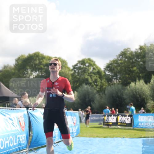 25.08.2024 - Elbe Triathlon Hamburg H.Heesch http://msf.ph/oto/6836312 25.08.2024 10:16:14 Ziel 38, 79 meine-sportfotos.de