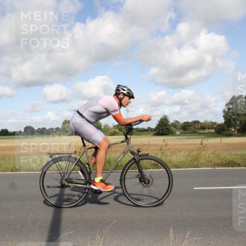 25.08.2024 - Elbe Triathlon Hamburg Fuchs,  Jonas http://msf.ph/oto/6836315 25.08.2024 10:29:50 Radfahren 697, 587, 691, 715, 727, 331, 446, 693 meine-sportfotos.de