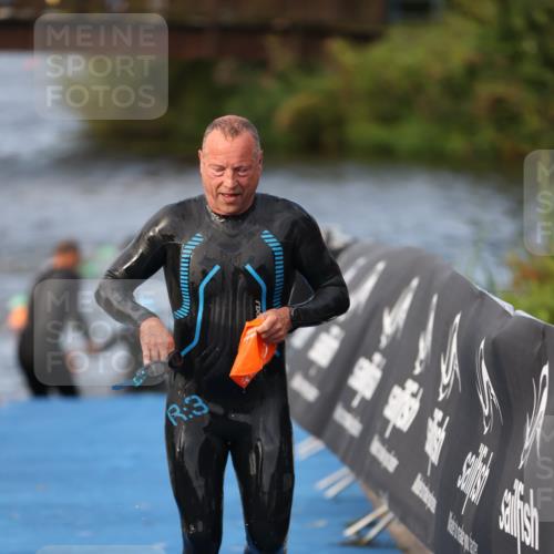 25.08.2024 - Elbe Triathlon Hamburg H.Heesch http://msf.ph/oto/6836317 25.08.2024 08:35:48 Schwimmen 59, 72, 74, 87, 98 meine-sportfotos.de