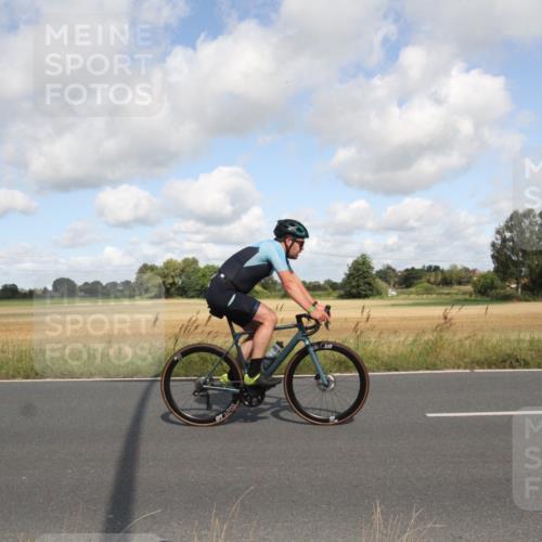 25.08.2024 - Elbe Triathlon Hamburg Fuchs,  Jonas http://msf.ph/oto/6836322 25.08.2024 10:29:53 Radfahren 697, 587, 691, 715, 727, 331, 446, 693 meine-sportfotos.de