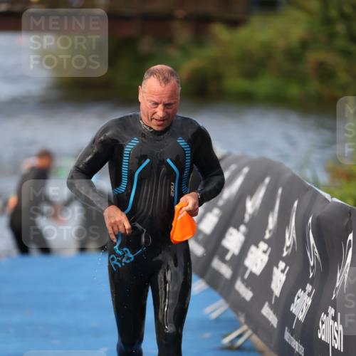 25.08.2024 - Elbe Triathlon Hamburg H.Heesch http://msf.ph/oto/6836327 25.08.2024 08:35:48 Schwimmen 59, 72, 74, 87, 98 meine-sportfotos.de
