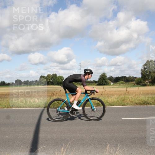 25.08.2024 - Elbe Triathlon Hamburg Fuchs,  Jonas http://msf.ph/oto/6836340 25.08.2024 10:29:56 Radfahren 691, 715, 727, 331, 446, 693, 681, 753 meine-sportfotos.de