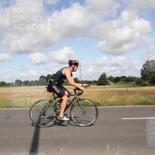 25.08.2024 - Elbe Triathlon Hamburg Fuchs,  Jonas http://msf.ph/oto/6836351 25.08.2024 10:30:01 Radfahren 446, 693, 681, 753, 754, 764 meine-sportfotos.de