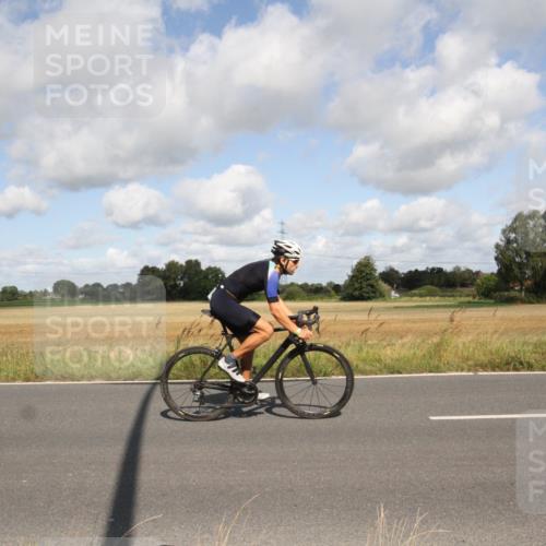 25.08.2024 - Elbe Triathlon Hamburg Fuchs,  Jonas http://msf.ph/oto/6836360 25.08.2024 10:30:04 Radfahren 681, 753, 754, 764 meine-sportfotos.de