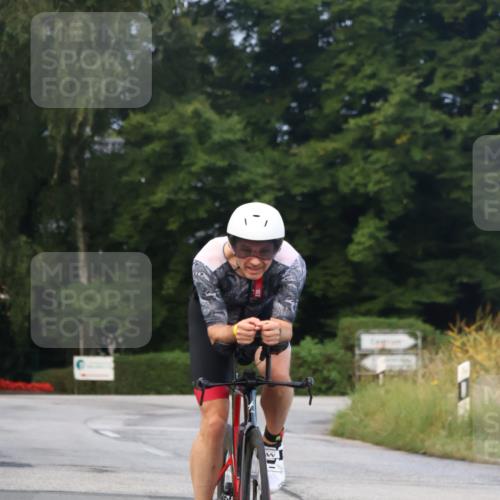 25.08.2024 - Elbe Triathlon Hamburg Fuchs,  Jonas http://msf.ph/oto/6836365 25.08.2024 08:44:34 Radfahren 46, 55, 54 meine-sportfotos.de
