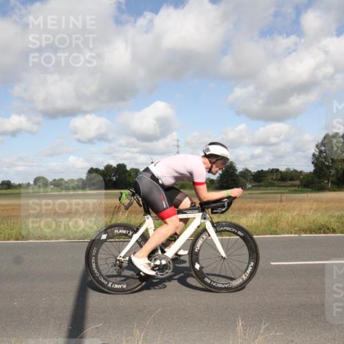 25.08.2024 - Elbe Triathlon Hamburg Fuchs,  Jonas http://msf.ph/oto/6836370 25.08.2024 10:30:16 Radfahren 721, 628, 1845, 680, 685 meine-sportfotos.de