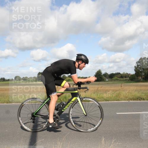 25.08.2024 - Elbe Triathlon Hamburg Fuchs,  Jonas http://msf.ph/oto/6836374 25.08.2024 10:30:17 Radfahren 721, 628, 1845, 680, 685 meine-sportfotos.de