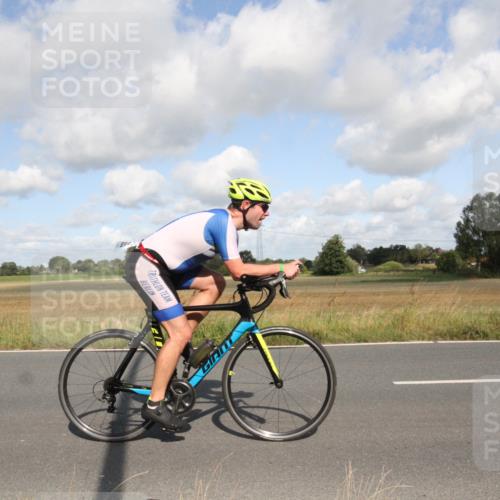 25.08.2024 - Elbe Triathlon Hamburg Fuchs,  Jonas http://msf.ph/oto/6836379 25.08.2024 10:30:19 Radfahren 1845, 680, 685 meine-sportfotos.de