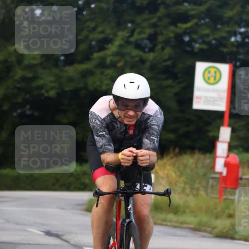 25.08.2024 - Elbe Triathlon Hamburg Fuchs,  Jonas http://msf.ph/oto/6836380 25.08.2024 08:44:34 Radfahren 46, 55, 54 meine-sportfotos.de